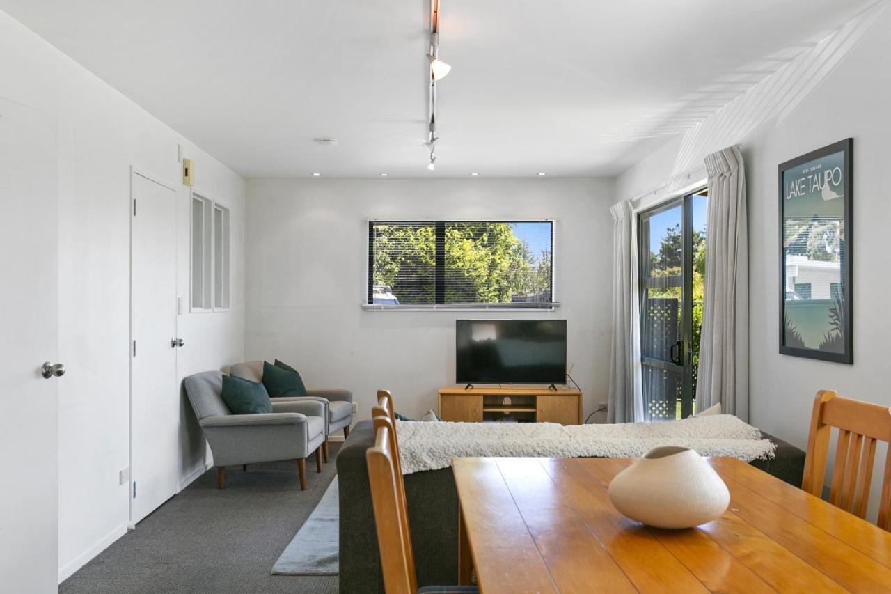 You Little Beauty - Wharewaka Beach Magic Taupo Exterior photo