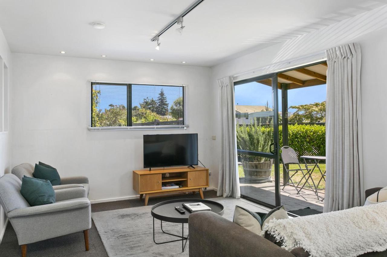 You Little Beauty - Wharewaka Beach Magic Taupo Exterior photo